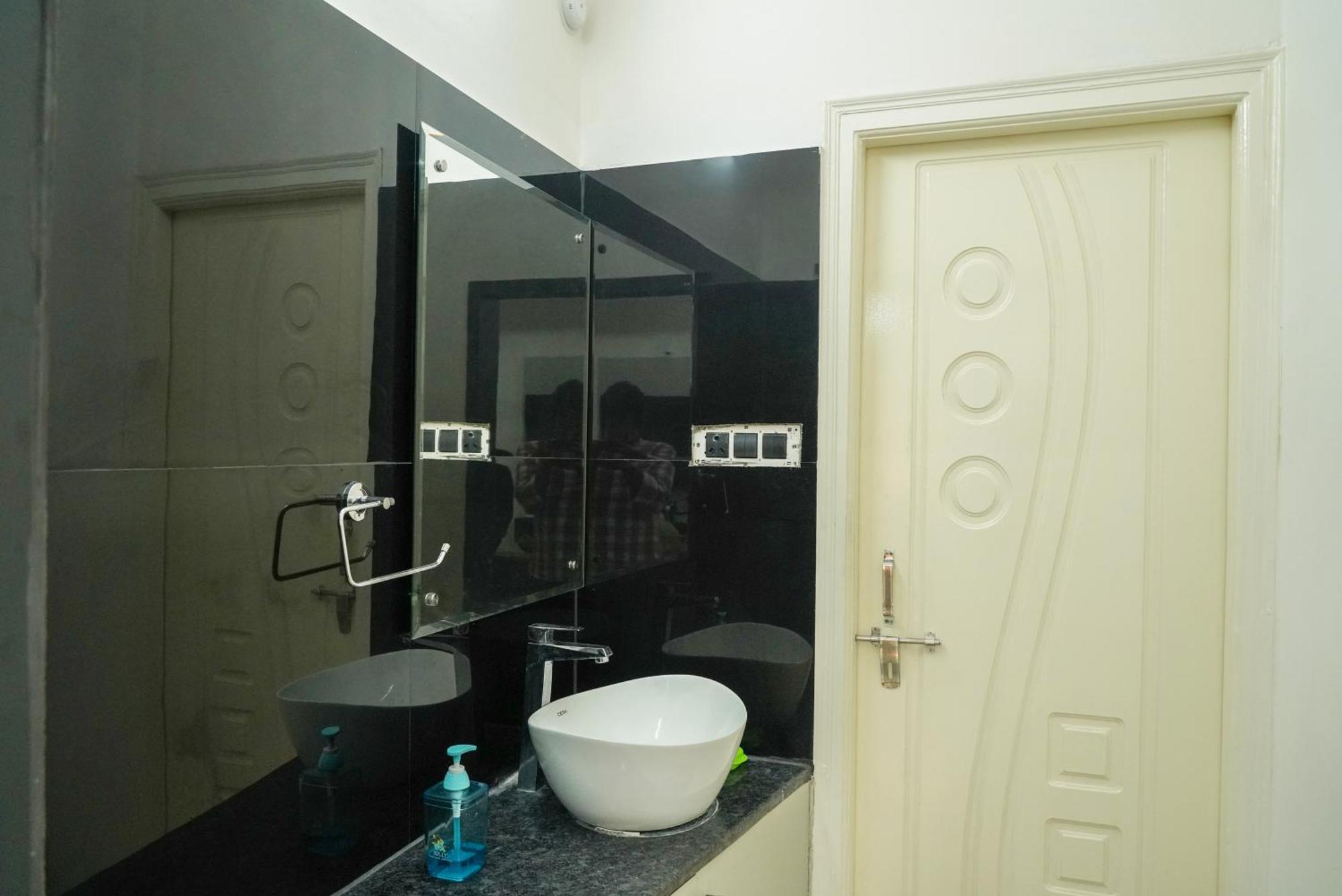 N Cube Serviced Apartments Hyderabad Bagian luar foto